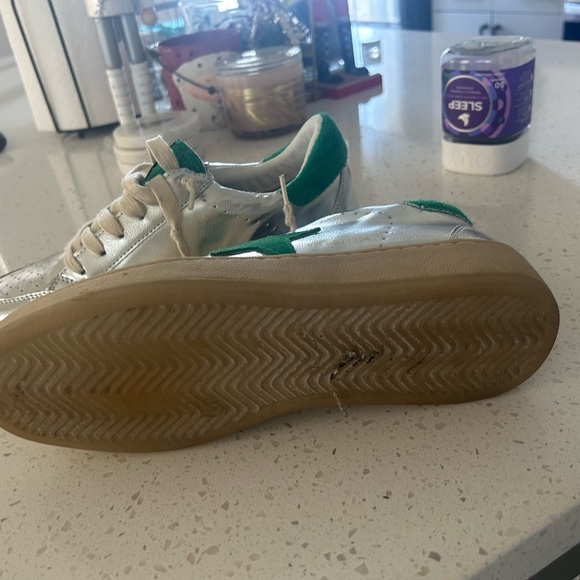 Vintagee Havana sneakers size 9-worn twice - Picture 2 of 4